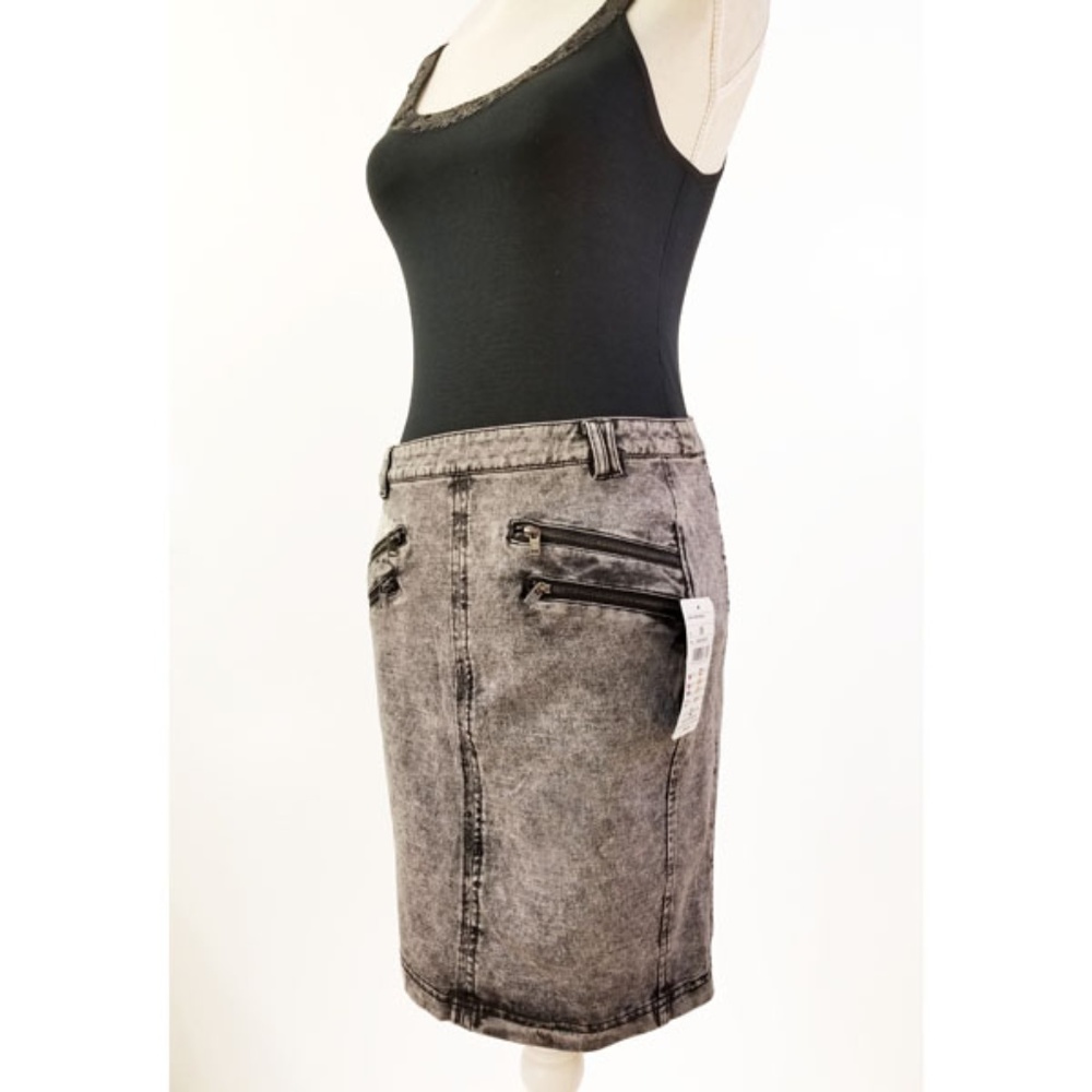 European Boutique Black Denim Zipper Skirt Small